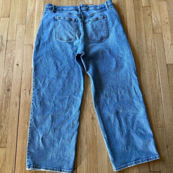 Edgely Curvy High Rise Relaxed Boyfriend Wide Leg Jean - Short - Picture 6 of 12